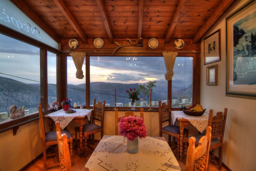 Hotel Nefeles Arachova Esterno foto