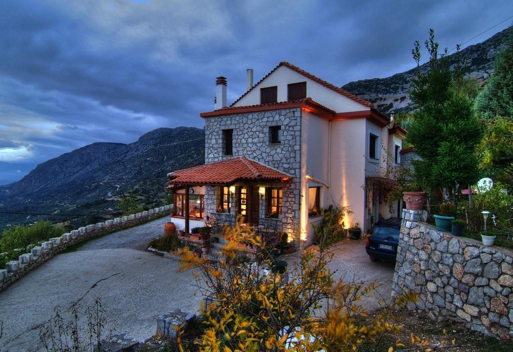 Hotel Nefeles Arachova Esterno foto