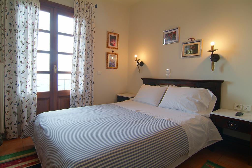 Hotel Nefeles Arachova Esterno foto